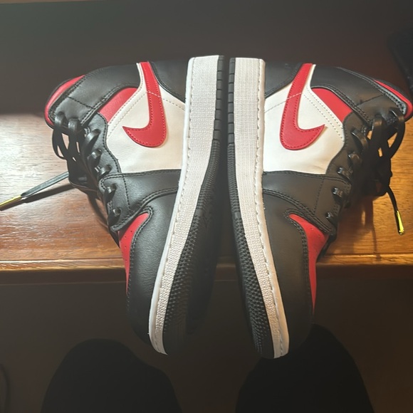 JORDAN ONES - Picture 2 of 7